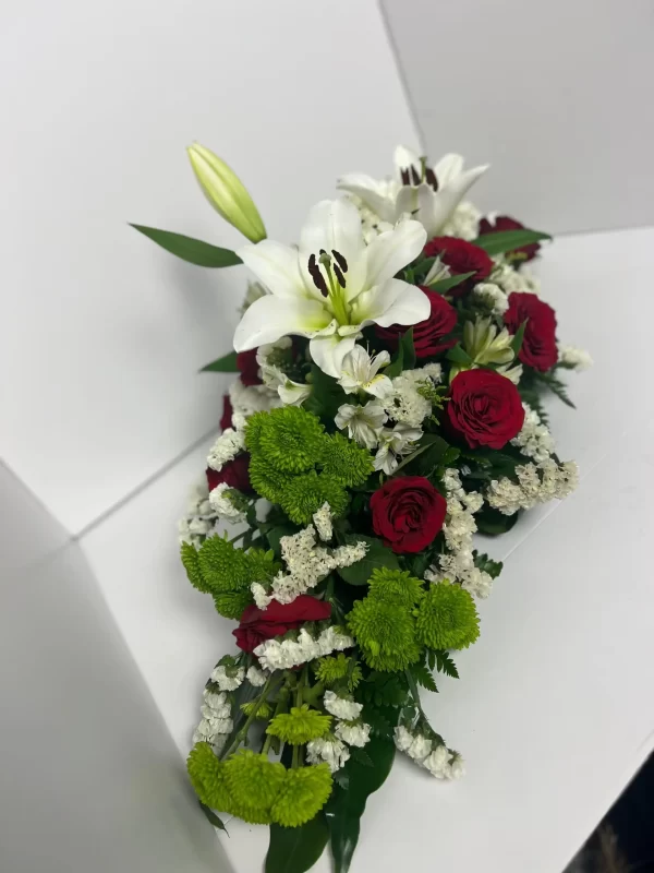 بوكيه طاولة بيضاوي | احمر وابيض