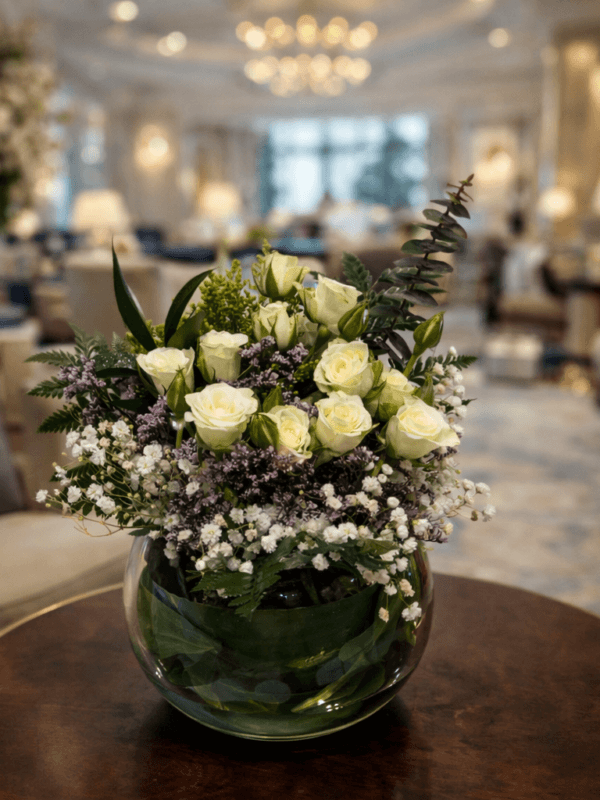 فازة ابيض ثلاثة